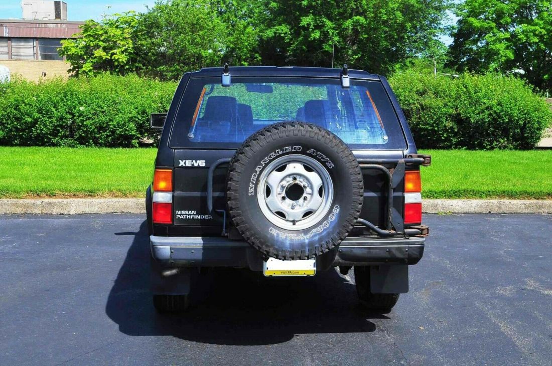 1990 Nissan Pathfinder XE - photo 4