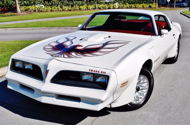 4-Wheel Disc Brakes Pontiac 400 V8 Auto Factory Air Conditioning Tilt Steering 1977 Pontiac Trans Am 6.6L V8 Auto Factory A/C Disc Brakes Top Notch T/A