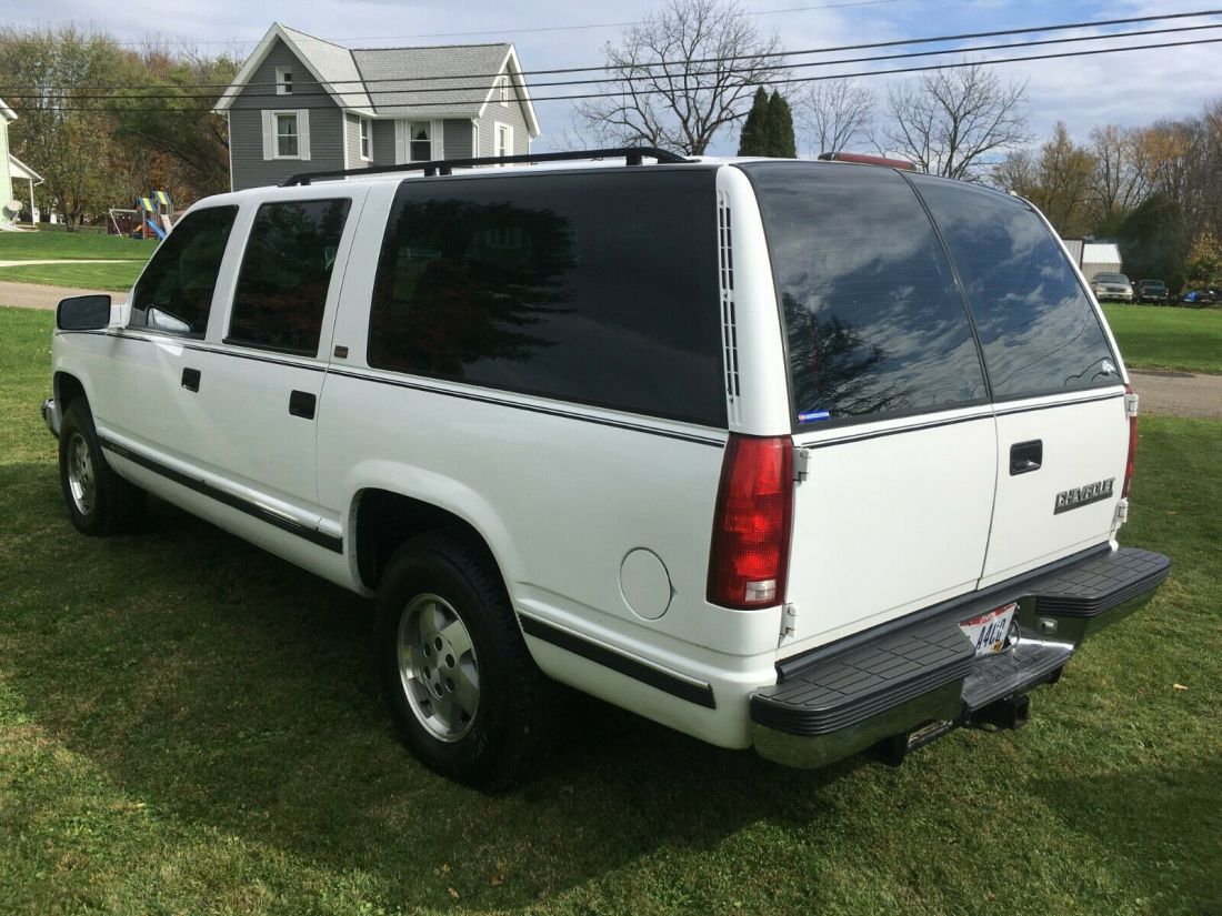 1993 Chevrolet Suburban K1500 - photo 2
