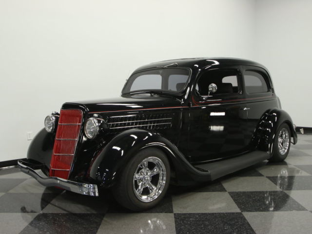 400 V8, AUTO, IFS, PB, PS, COLD A/C, LASER STRAIGHT, WELL BUILT ALL STEEL ROD 1935 Ford Humpback
