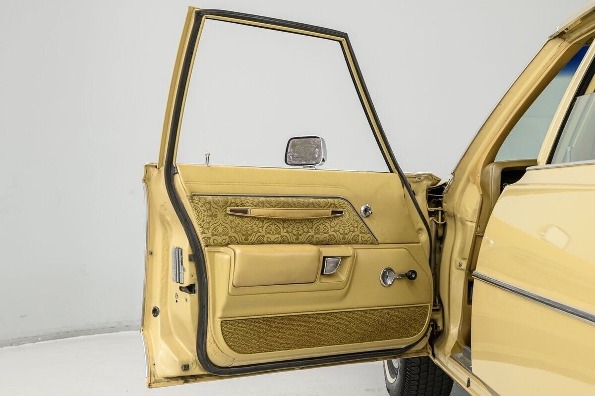 1977 Chrysler Newport - photo 10