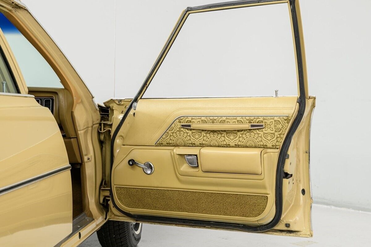 1977 Chrysler Newport - photo 11