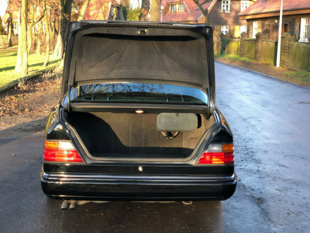 1993 Mercedes-Benz E-Class - photo 10