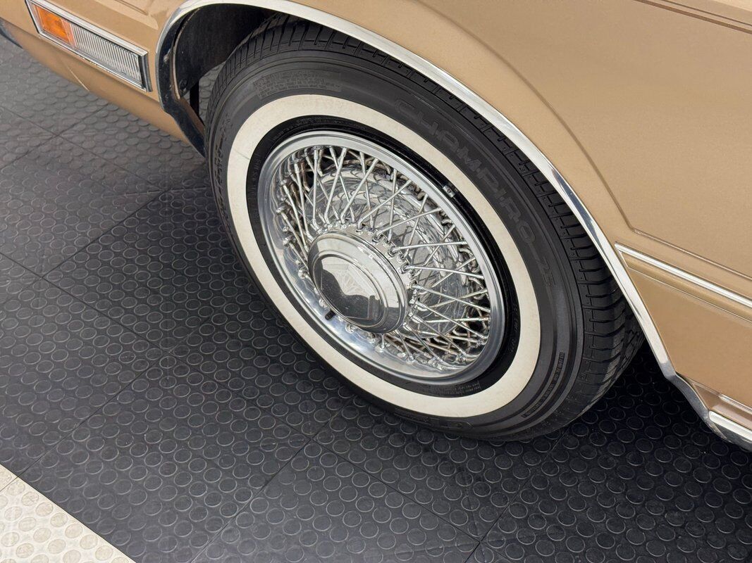 1983 Chrysler Cordoba Hardtop - photo 11