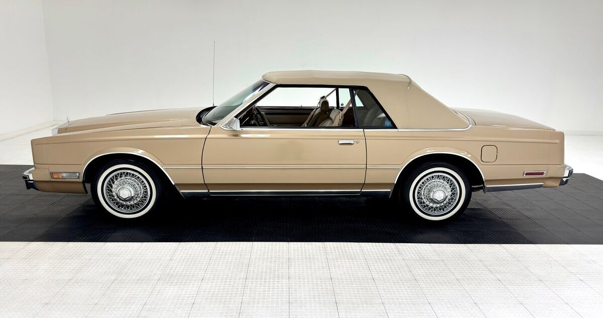 1983 Chrysler Cordoba Hardtop - photo 2