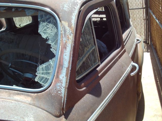 1941 Chevrolet Four Door chrome - photo 2