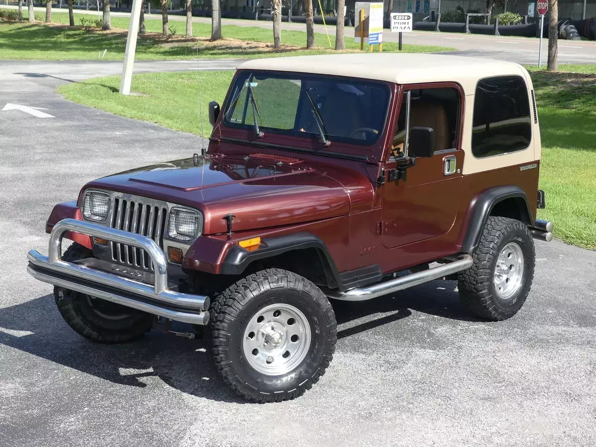 4.2-Liter Inline 6-Cylinder. 5-speed manual! A/C, PS, PB, Hard top! Super Clean! 1988 Jeep Wrangler