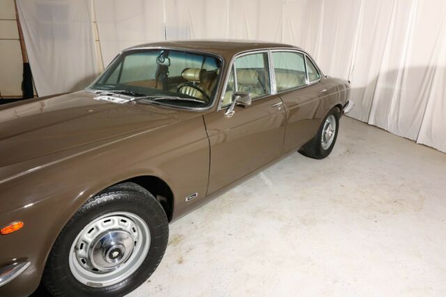 1976 Jaguar XJ6 - photo 10