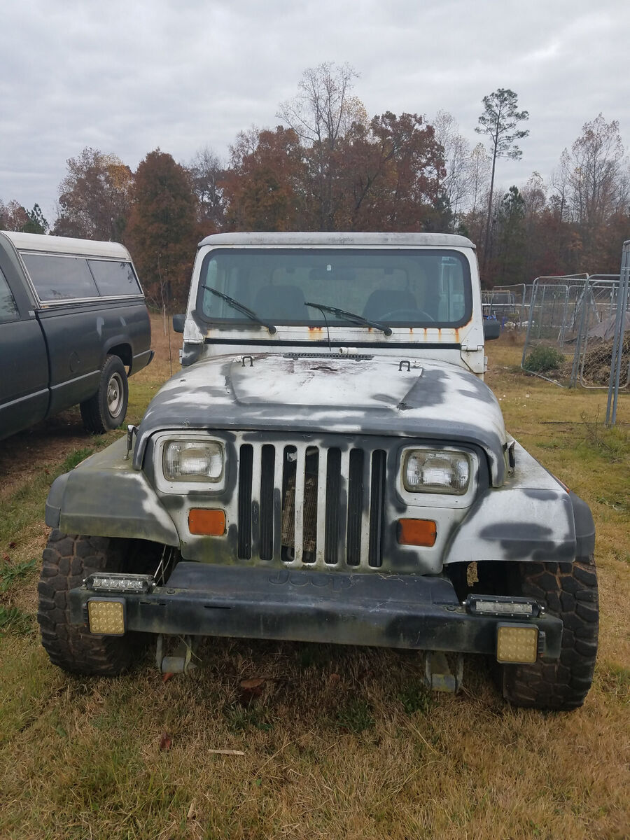 4.2L, In-Line 6, 4x4, auto., runs great, good frame 1988 Jeep Wrangler