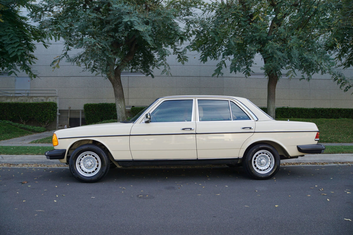 1983 Mercedes-Benz 300D TURBO DIESEL WITH 43K ORIG MILES 300 D - photo 2