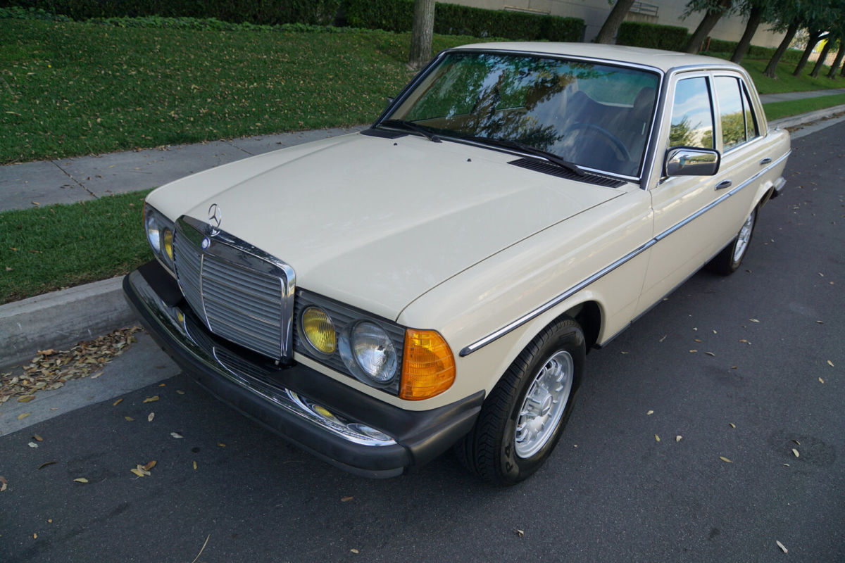 1983 Mercedes-Benz 300D TURBO DIESEL WITH 43K ORIG MILES 300 D - photo 4