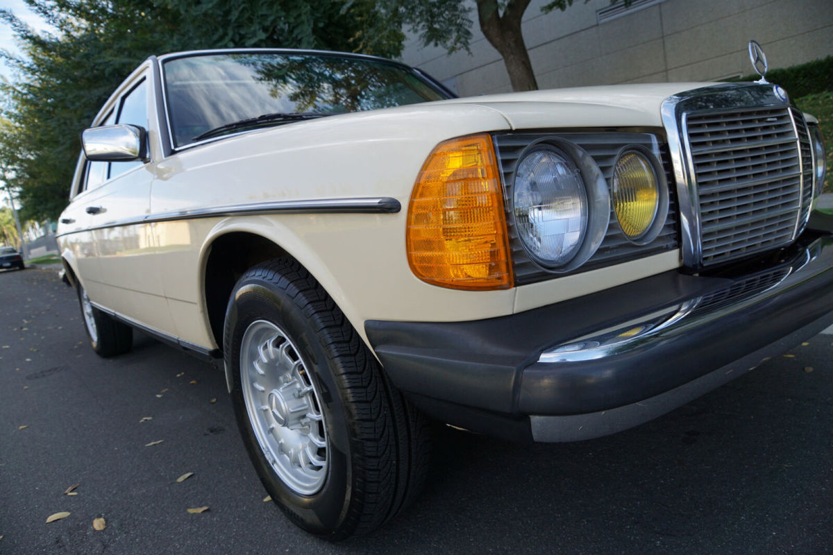 1983 Mercedes-Benz 300D TURBO DIESEL WITH 43K ORIG MILES 300 D - photo 9