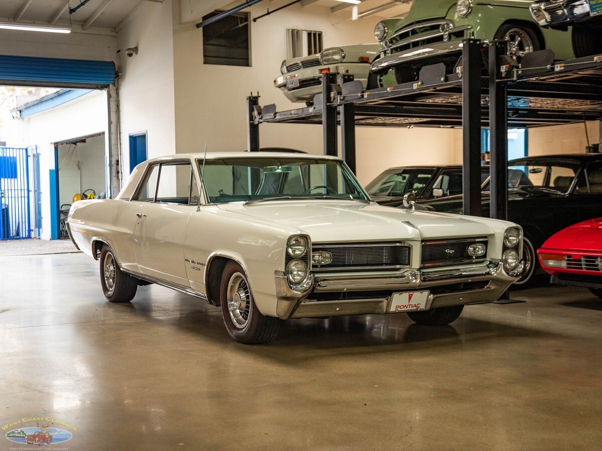 1964 Pontiac Grand Prix Tri Power 389 V8 5 spd 2 Door Hardtop - photo 10