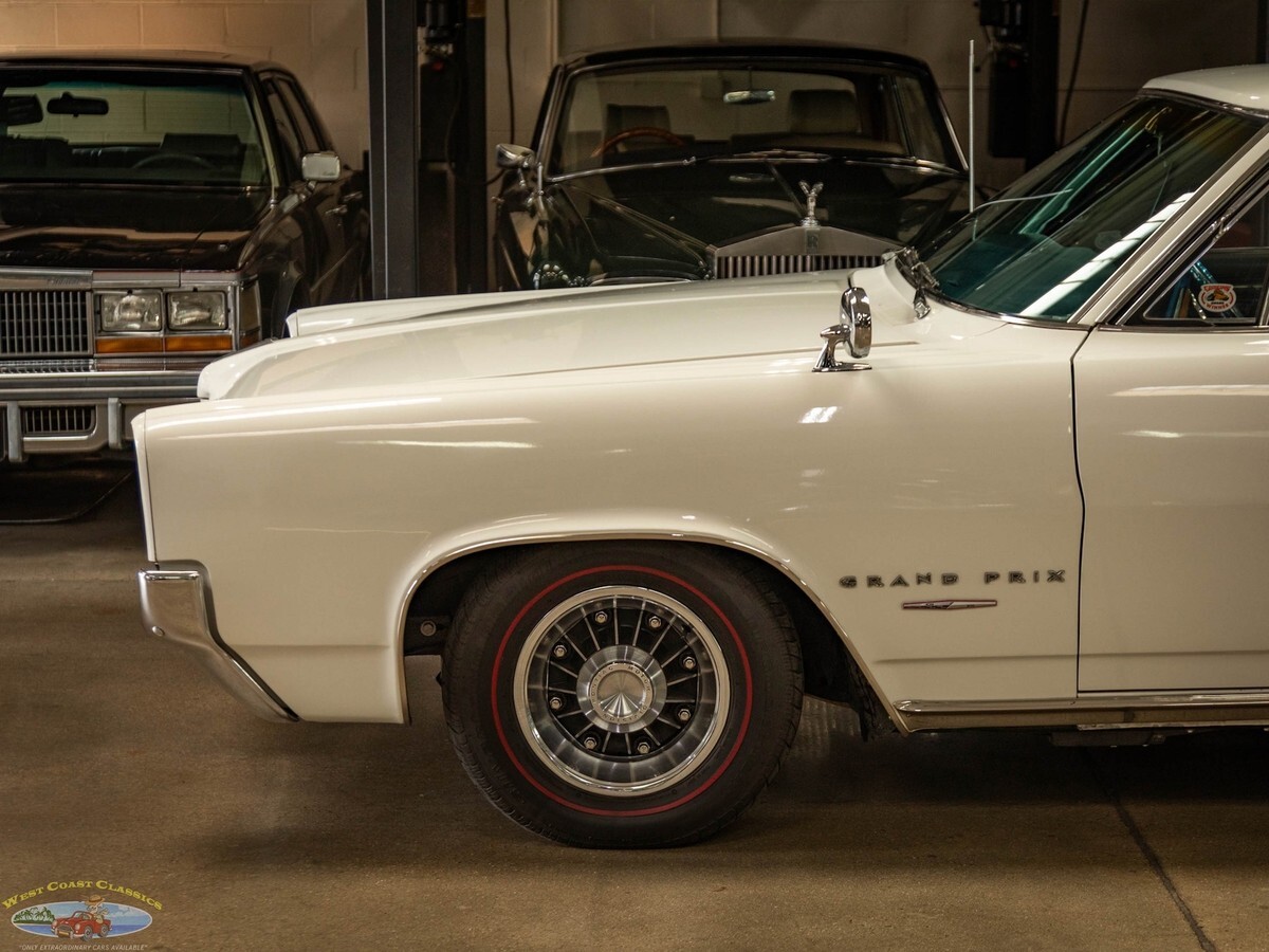 1964 Pontiac Grand Prix Tri Power 389 V8 5 spd 2 Door Hardtop - photo 5