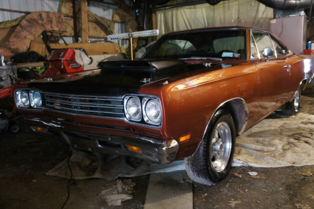 1969 Plymouth Road Runner 440 ROADRUNNER RESTORED 4 SPEED - photo 11