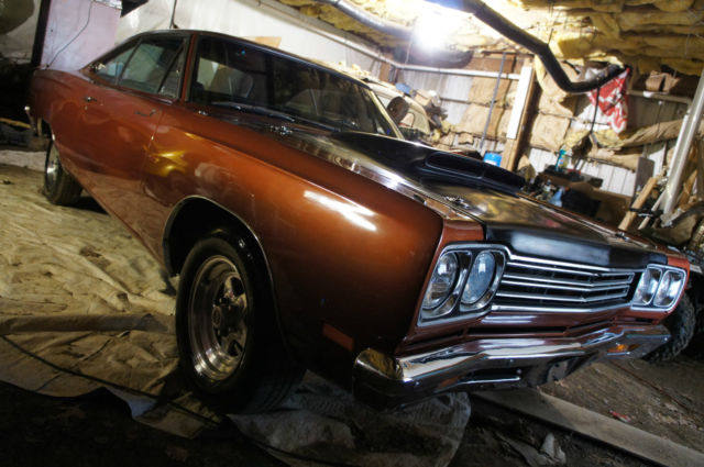 1969 Plymouth Road Runner 440 ROADRUNNER RESTORED 4 SPEED - photo 2