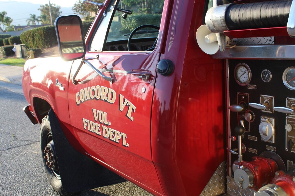 1977 Dodge Power Wagon 4x4 fire truck by Pierce mini attack pumper brush truck - photo 11