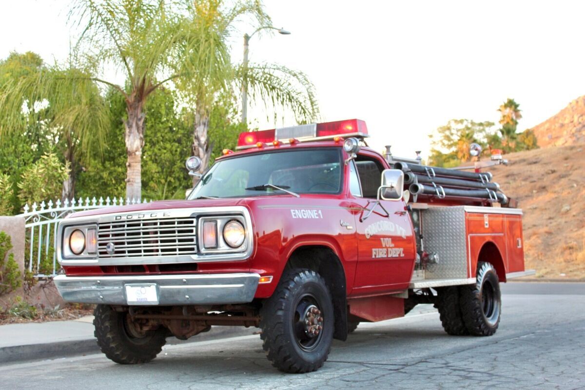 1977 Dodge Power Wagon 4x4 fire truck by Pierce mini attack pumper brush truck - photo 5