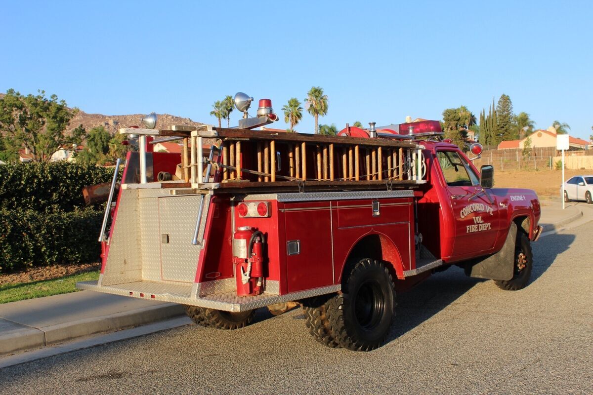 1977 Dodge Power Wagon 4x4 fire truck by Pierce mini attack pumper brush truck - photo 8
