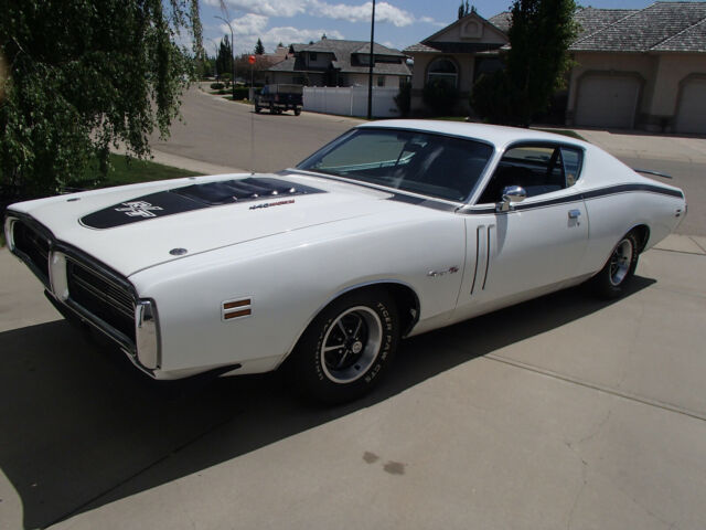 440 Auto with many options and documentation 1971 Dodge Charger R/T