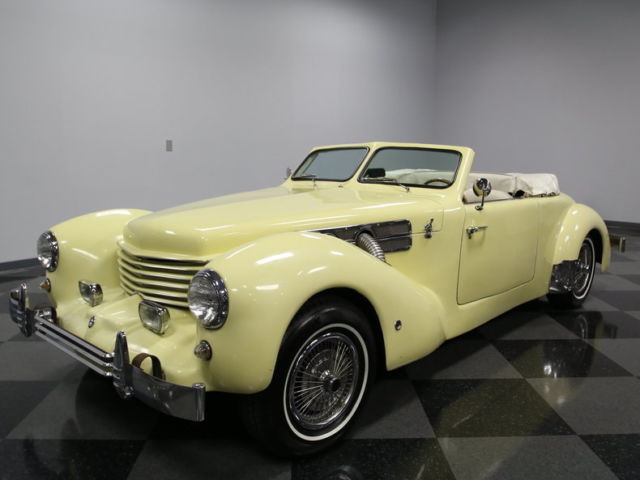440 V8, 727 AUTO, A/C, TONS OF DOCS FROM ORIG OWNER, PWR STEER/BRAKES, FUN CONV! 1970 Cord Royale