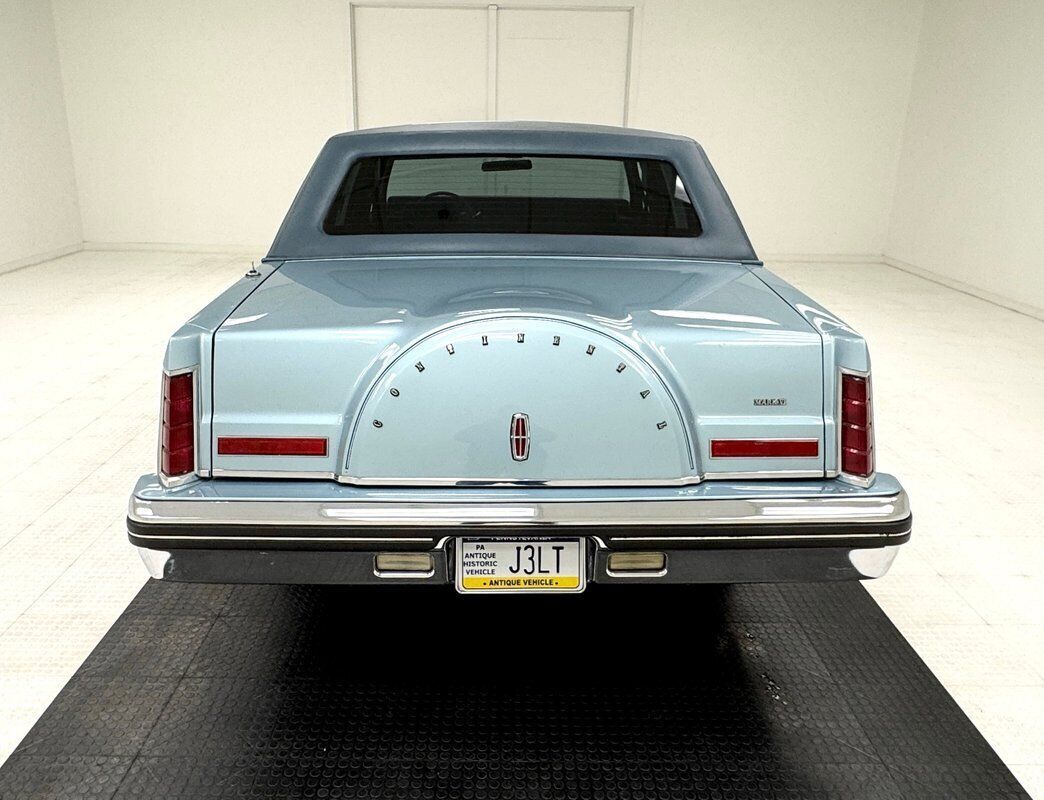 1980 Lincoln Continental Mark VI Sedan - photo 4