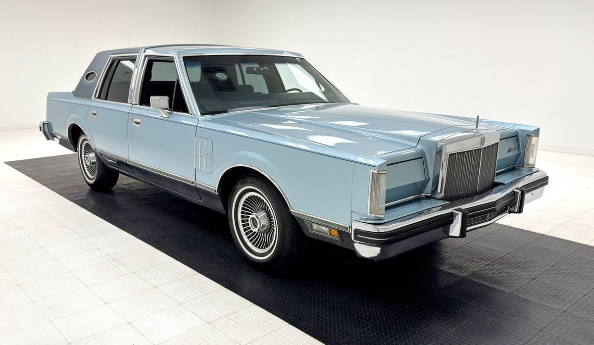 1980 Lincoln Continental Mark VI Sedan - photo 7