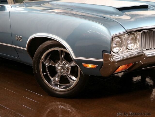 1970 Oldsmobile Cutlass 442 Convertible - photo 3