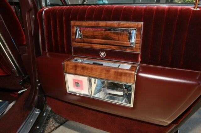 1987 Cadillac Brougham - photo 9