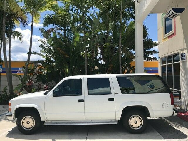 1993 Chevrolet Suburban - photo 2