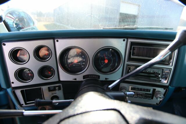 1978 GMC Suburban - photo 11