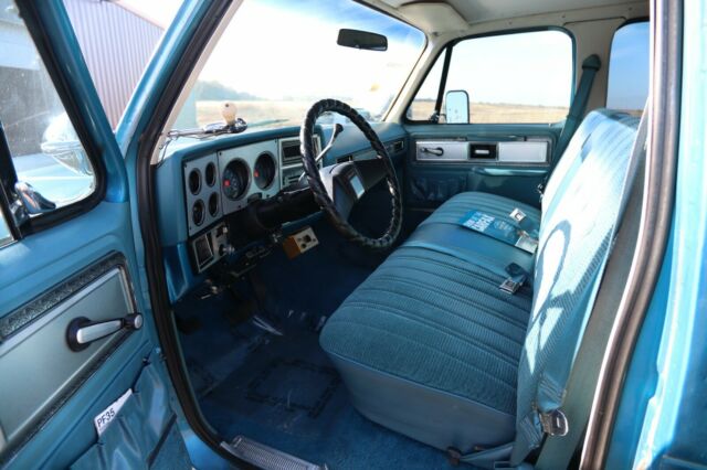 1978 GMC Suburban - photo 12