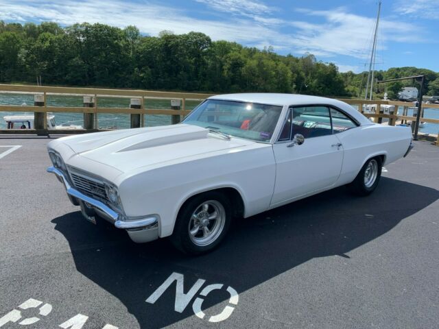 454ci and 4-Speed. Bucket seats with Factory Tachometer. 10-Bolt. Minimal Rust. 1966 Chevrolet Caprice 4-Speed