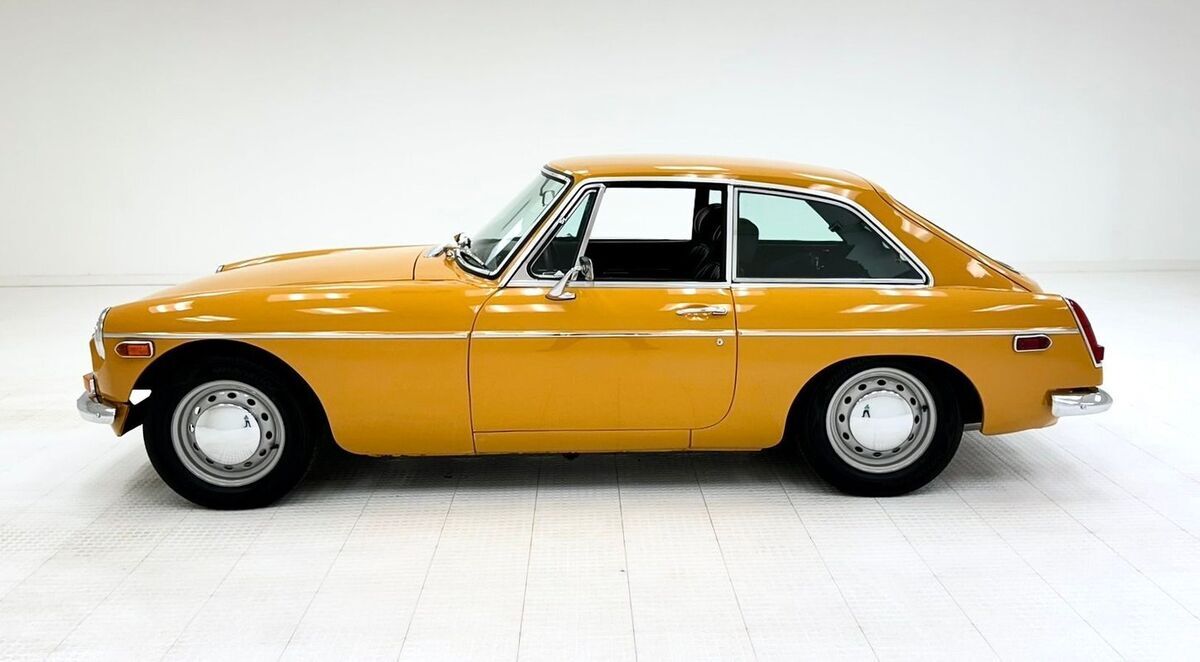 1971 MG MGB GT - photo 2