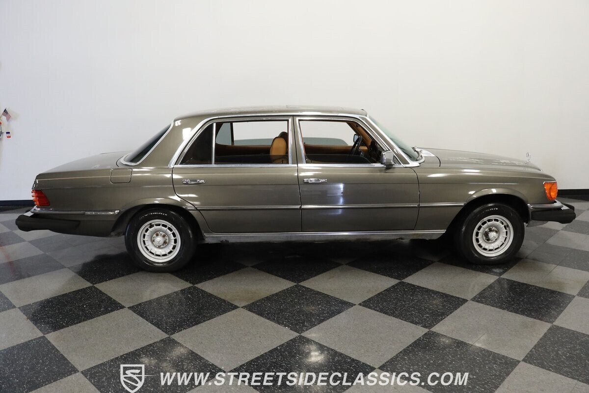 1979 Mercedes-Benz 400-Series - photo 13