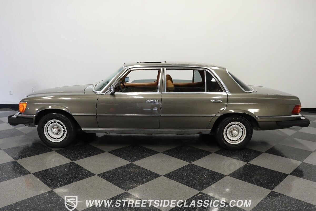 1979 Mercedes-Benz 400-Series - photo 3