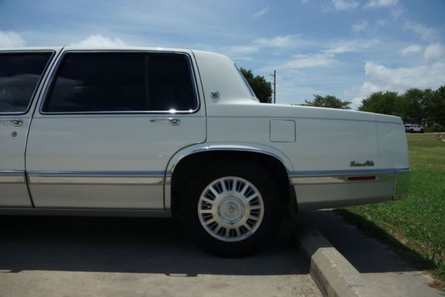 1993 Cadillac DeVille ONLY 42K ORIGNAL MILES CLEAN CARFAX NICE! - photo 5