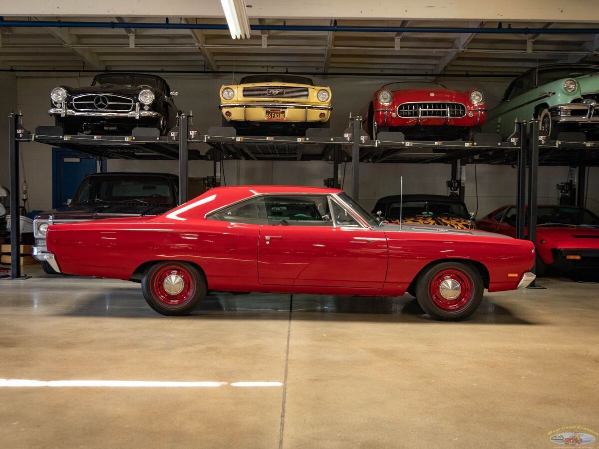 1969 Plymouth Road Runner 426 Hemi 4 spd 2 Dr Hardtop - photo 3