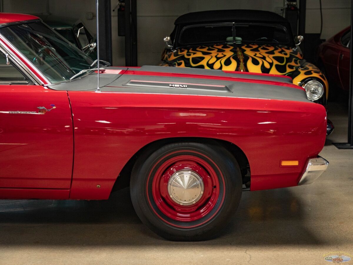 1969 Plymouth Road Runner 426 Hemi 4 spd 2 Dr Hardtop - photo 4