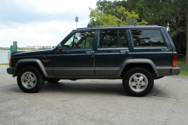 1988 Jeep Cherokee LAREDO 48k miles show condition California car 4x4 - photo 3