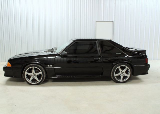 1990 Ford Mustang GT - photo 2