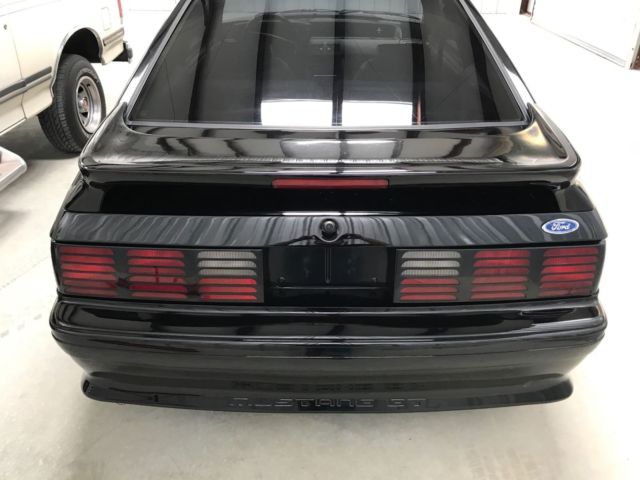 1990 Ford Mustang GT - photo 8