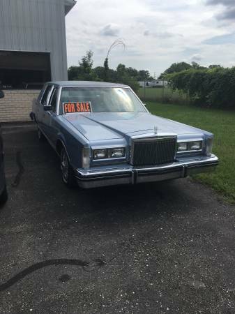 1984 Lincoln Town Car 4 door - photo 3