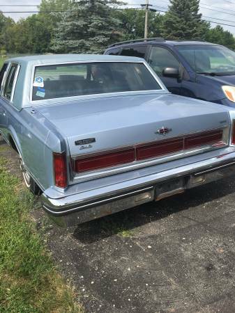 1984 Lincoln Town Car 4 door - photo 7