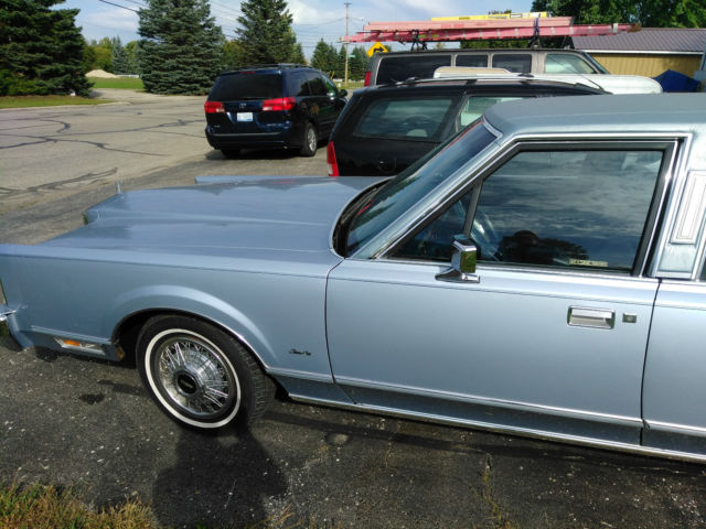 1984 Lincoln Town Car 4 door - photo 8