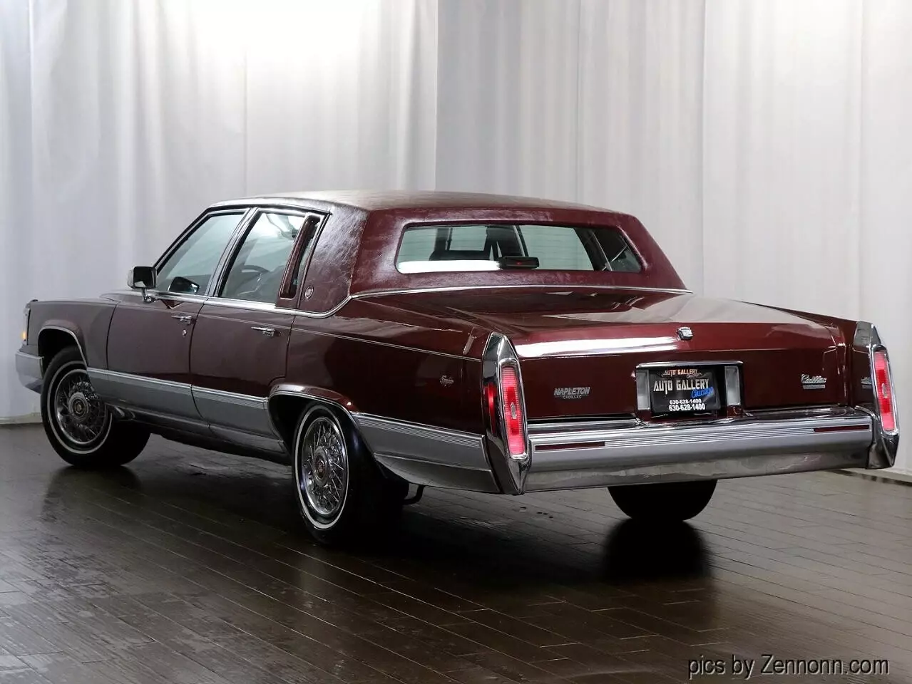 1992 Cadillac Brougham 4dr Sedan - photo 10