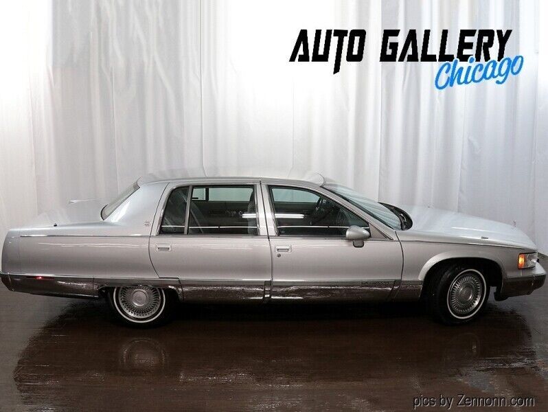 1993 Cadillac Fleetwood 4dr Sedan - photo 5