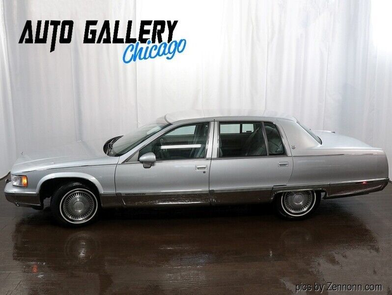 1993 Cadillac Fleetwood 4dr Sedan - photo 9