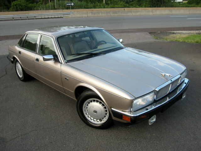 1991 Jaguar XJ 4dr Sedan Vanden Plas - photo 2