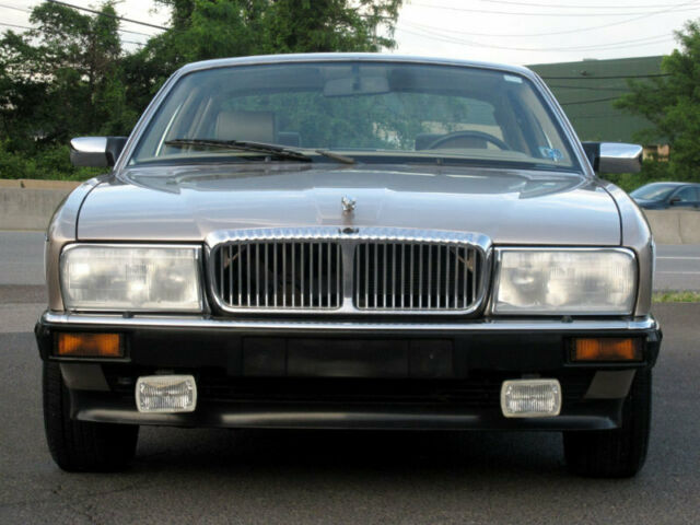 1991 Jaguar XJ 4dr Sedan Vanden Plas - photo 5